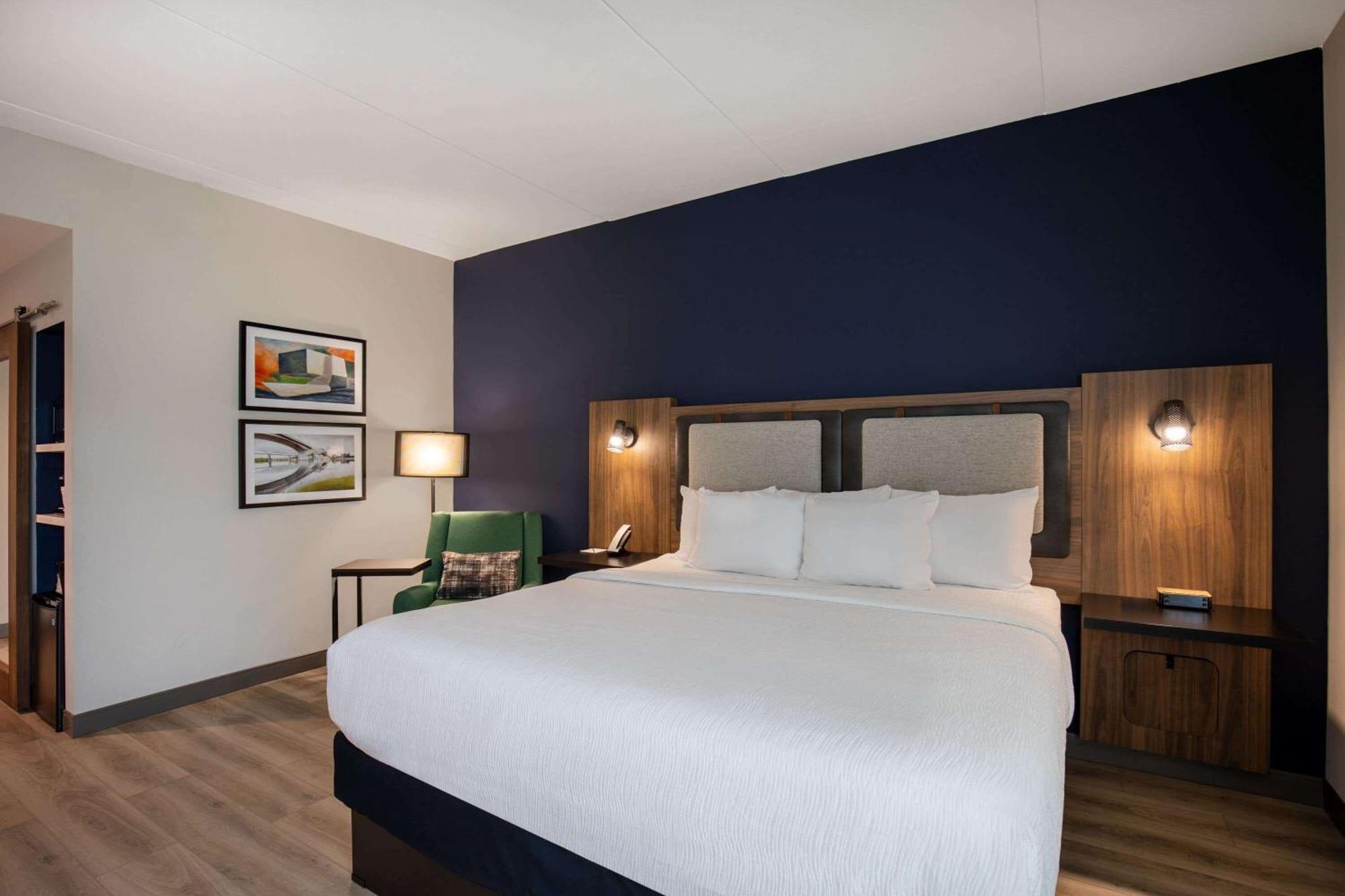 La Quinta Inn & Suites By Wyndham Chattanooga Downtown/South Bagian luar foto
