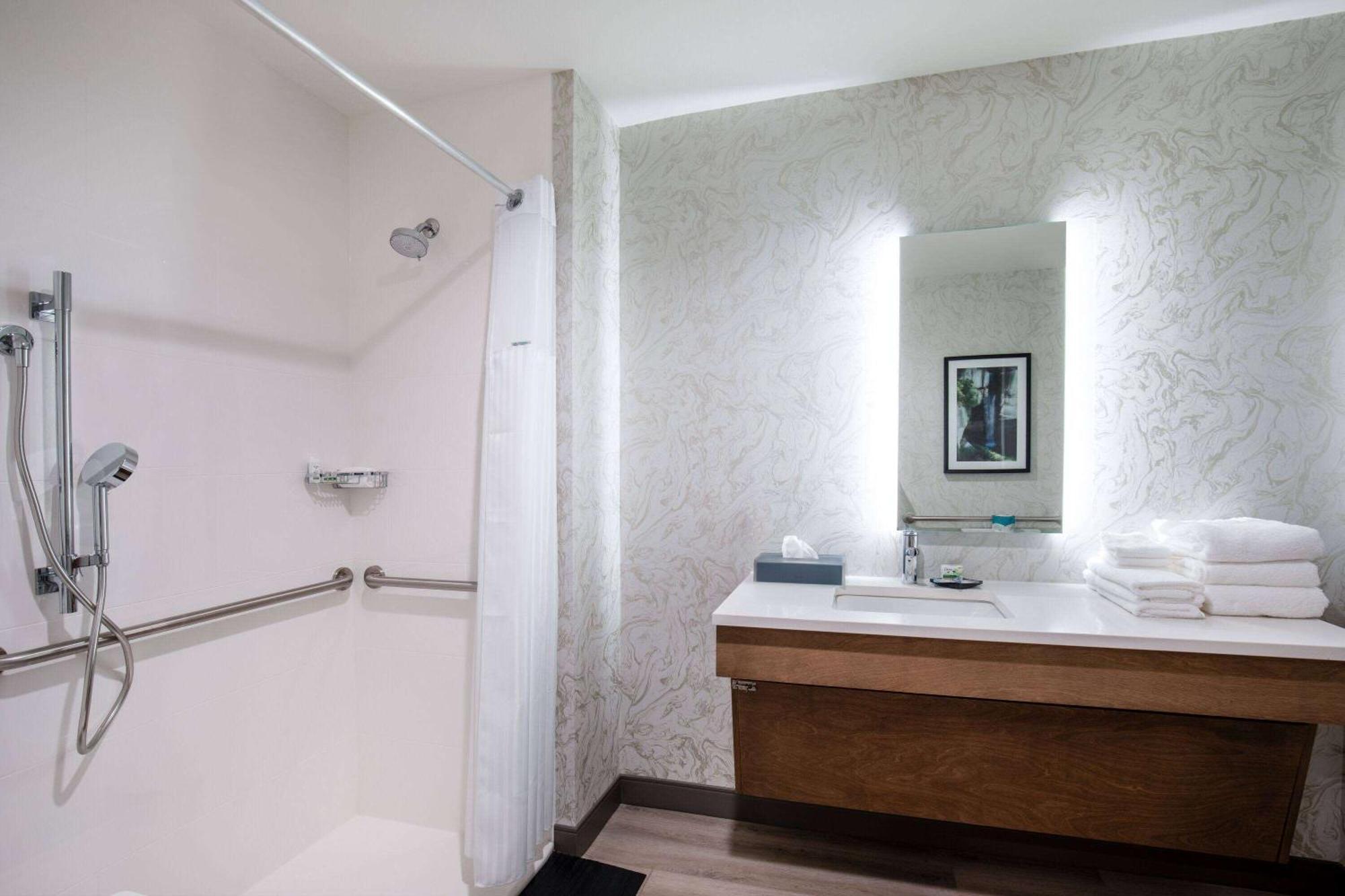 La Quinta Inn & Suites By Wyndham Chattanooga Downtown/South Bagian luar foto
