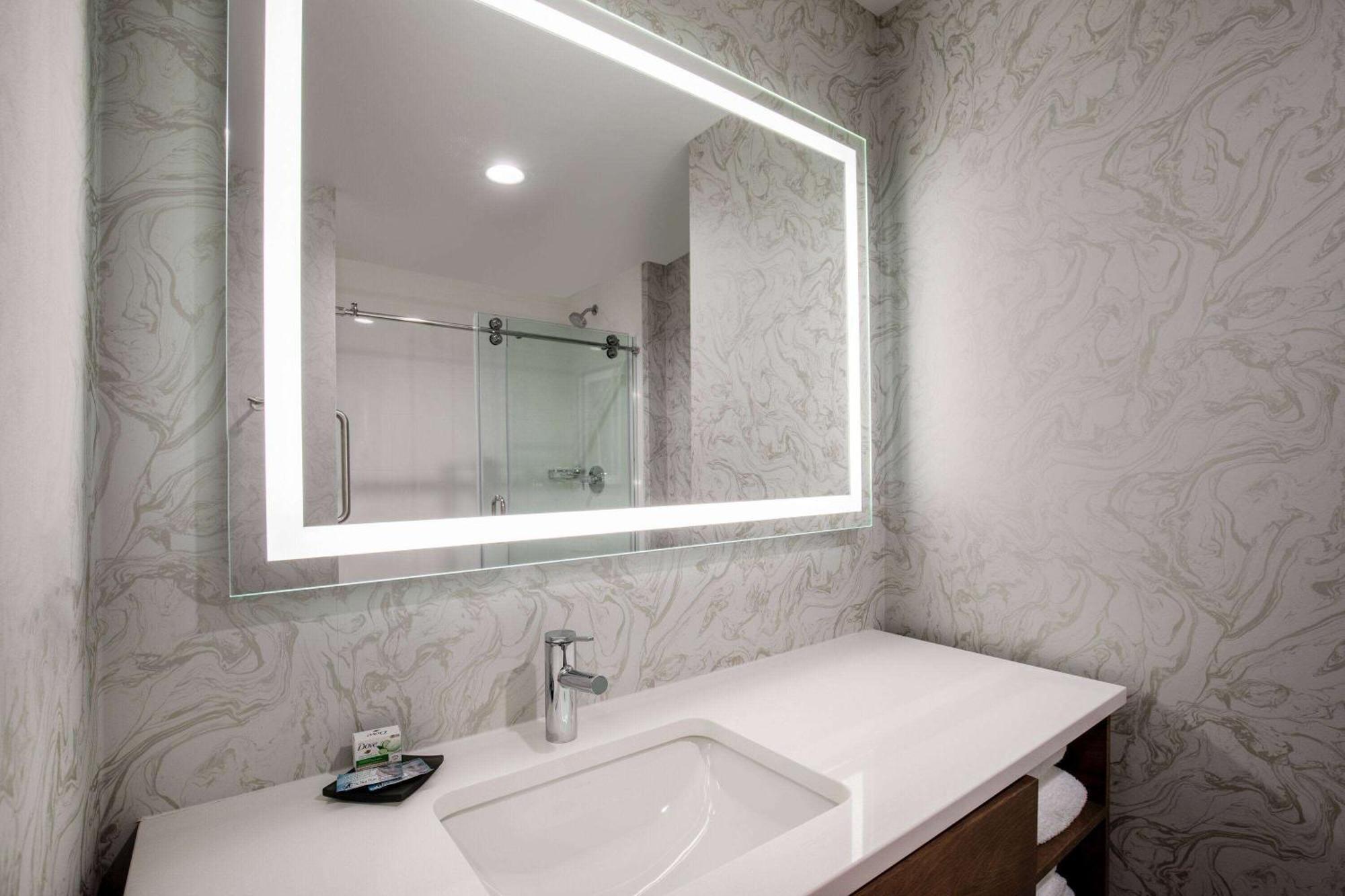 La Quinta Inn & Suites By Wyndham Chattanooga Downtown/South Bagian luar foto