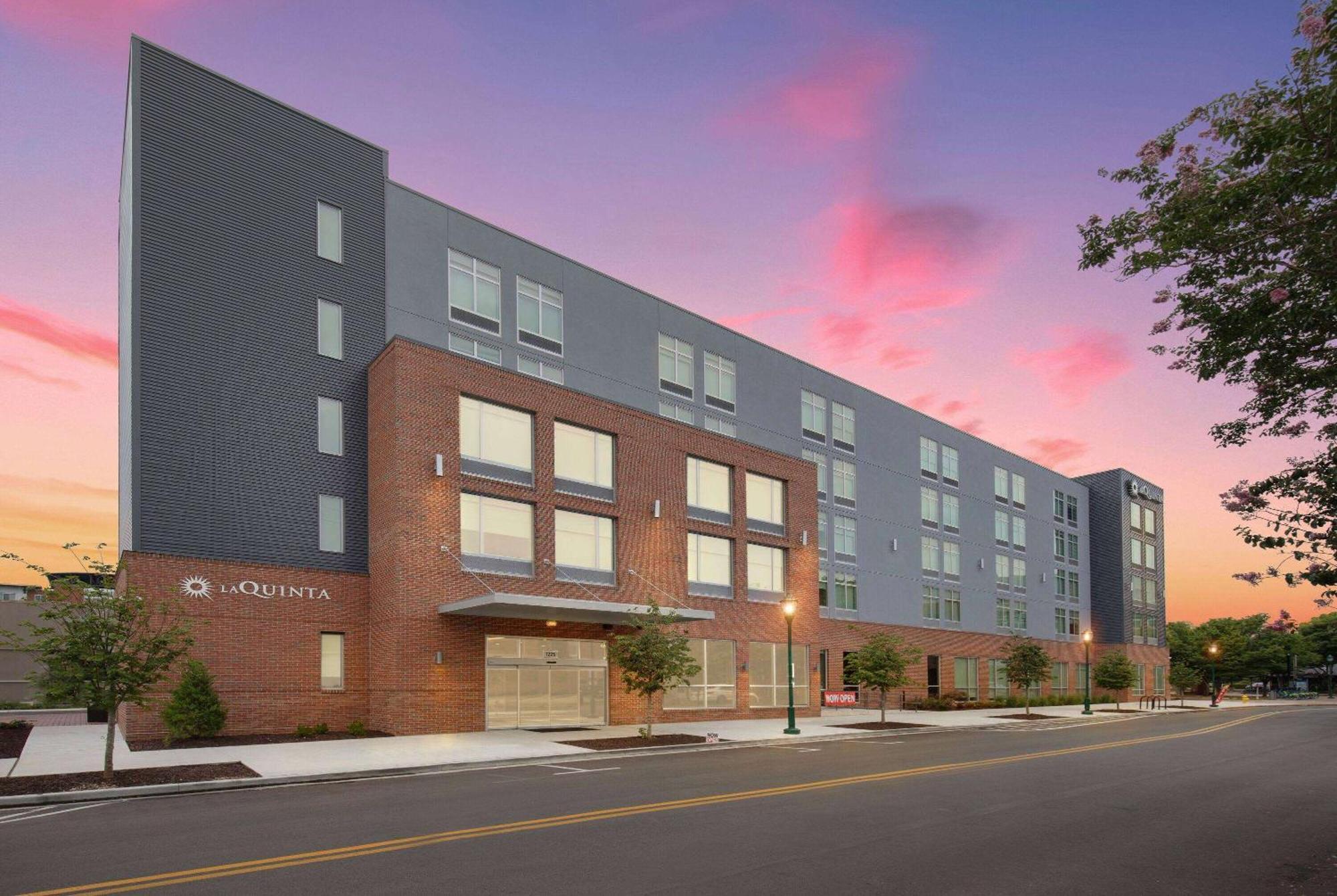 La Quinta Inn & Suites By Wyndham Chattanooga Downtown/South Bagian luar foto